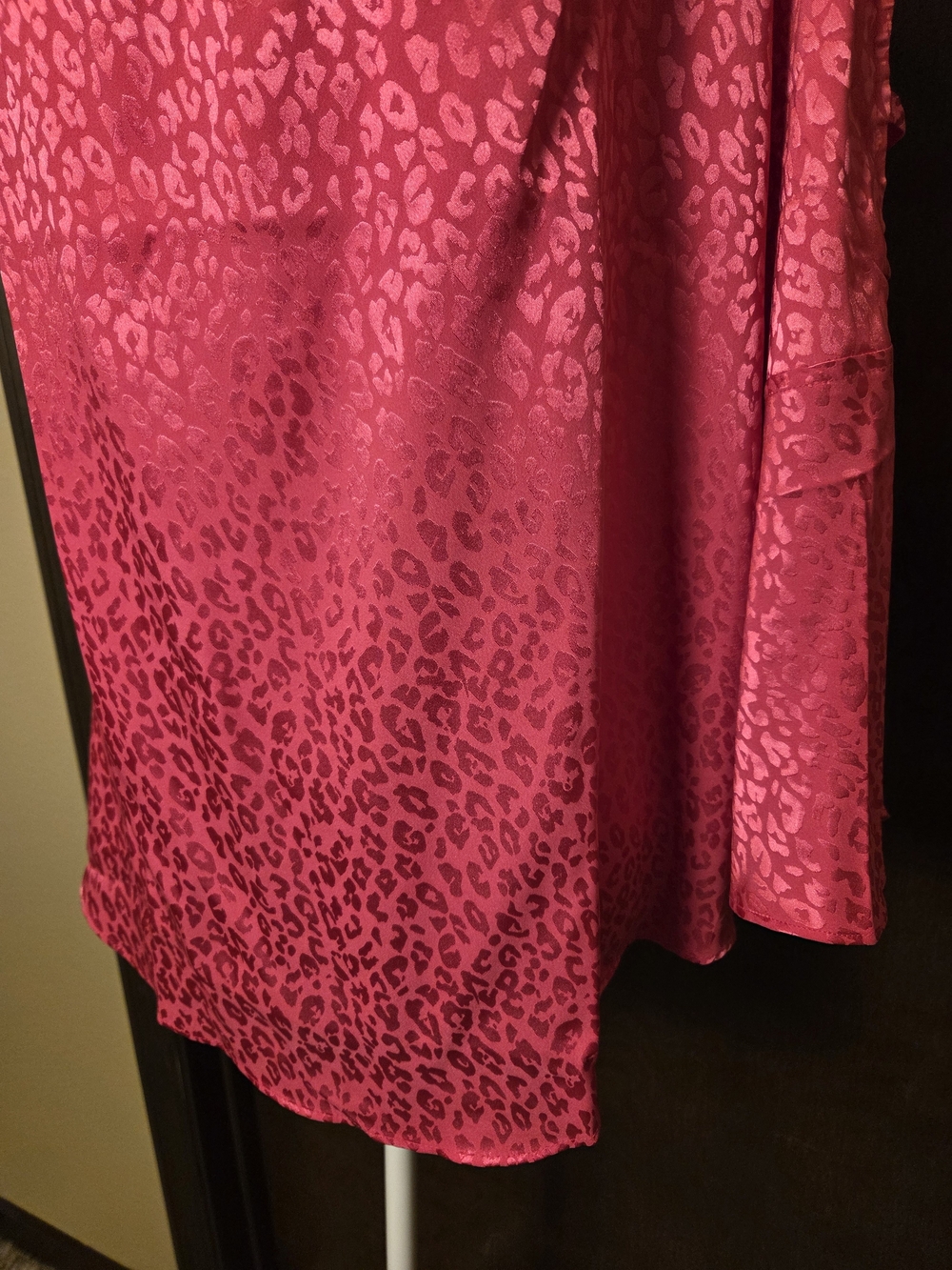 Jennifer Lopez Briggt Pink Cutout Sleeve Blouse - Picture 5 of 13